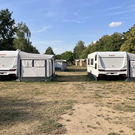 Ferienunterkunft Mietwohnwagen mit Dusche und WC Typ Storch Alt Zeschdorf Exterior foto